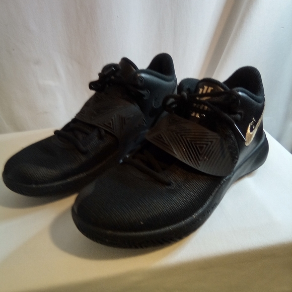 Nike Kyrie Flytrap 3 Black Metallic Gold Men's shoes size 8.5 BQ3060 008 - Picture 9 of 12